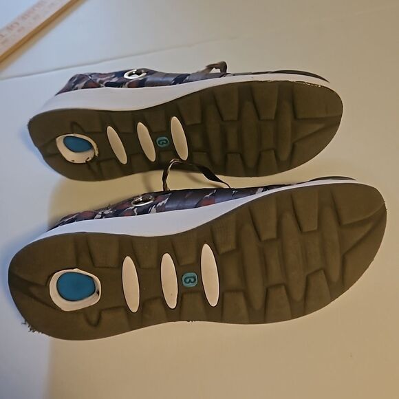 BZEE WOMAN ACTIVE SHOES SIZE 8M - Picture 6 of 6